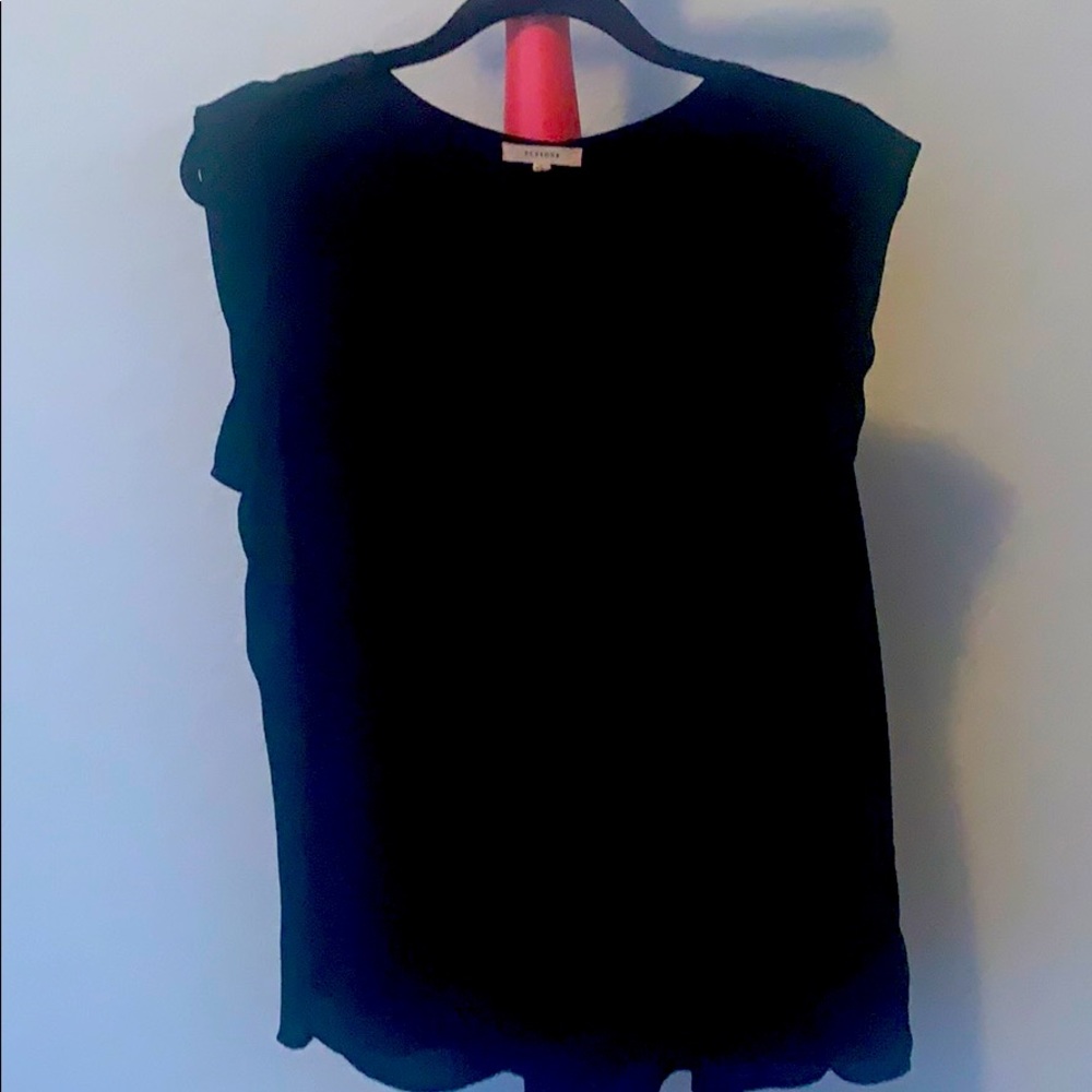 Black sleeveless blouse with pleated back